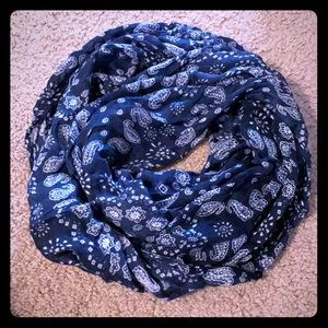Bandana pattern infinity scarf